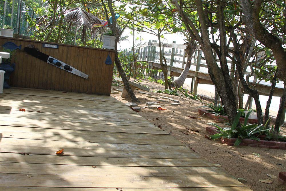 The Beach Guesthouse Pinones 外观 照片