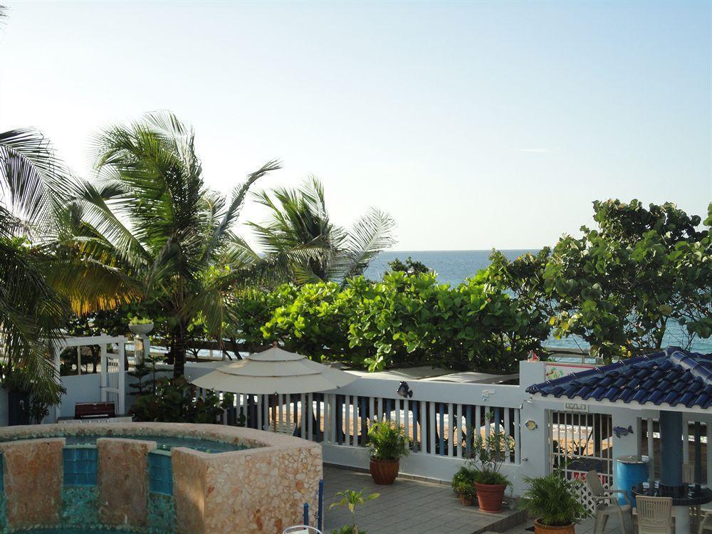 The Beach Guesthouse Pinones 外观 照片