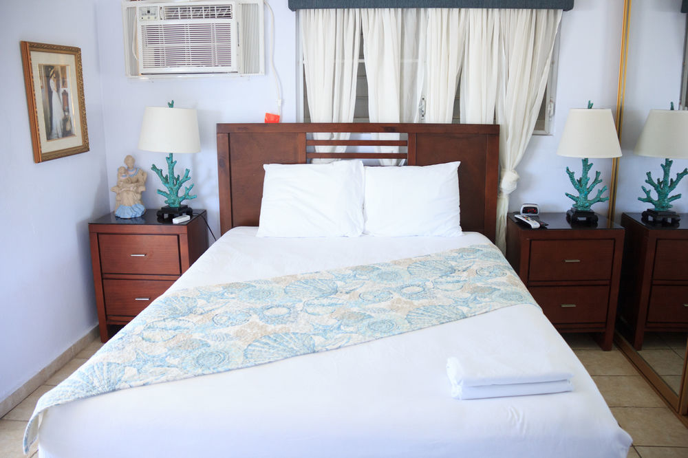 The Beach Guesthouse Pinones 外观 照片