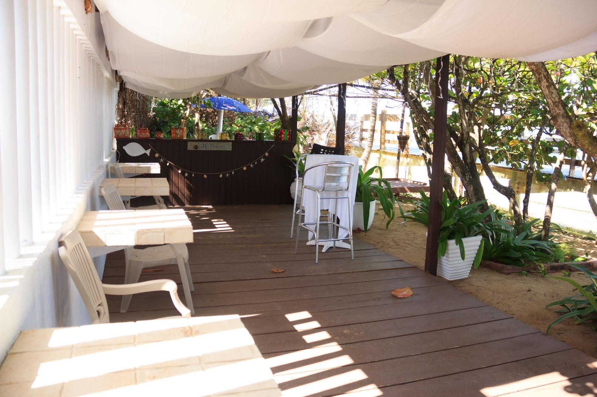 The Beach Guesthouse Pinones 外观 照片