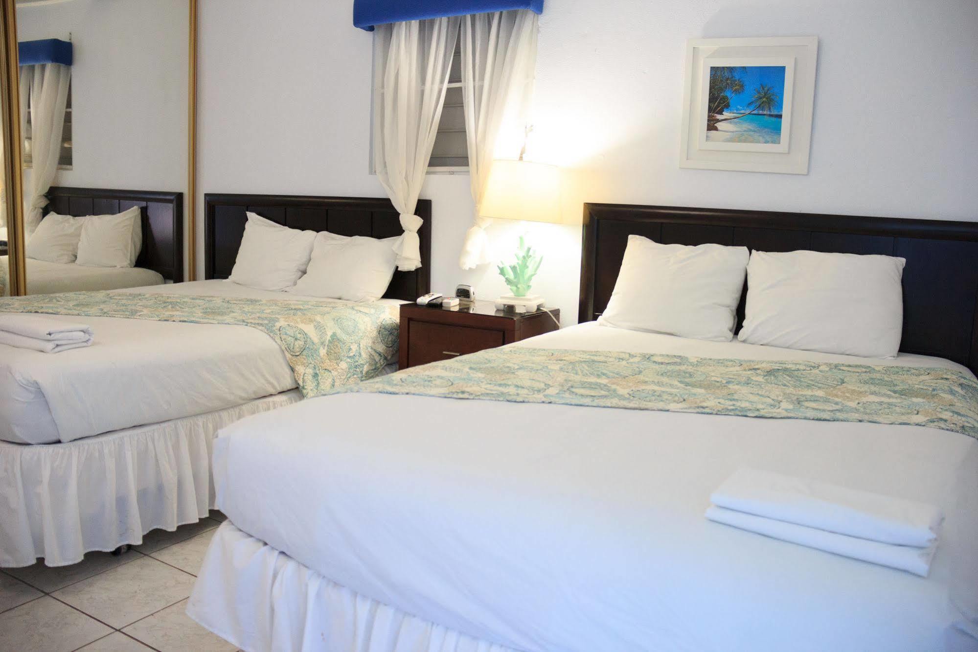 The Beach Guesthouse Pinones 外观 照片