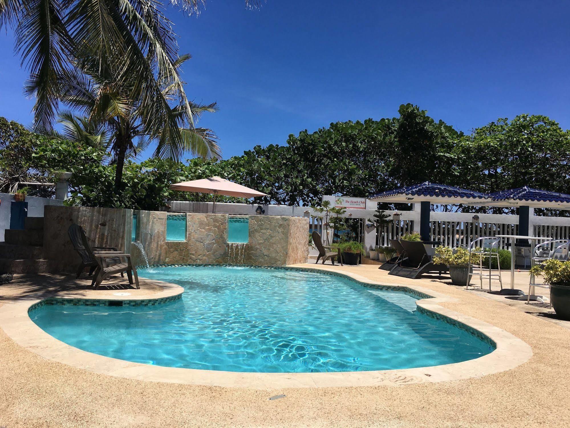 The Beach Guesthouse Pinones 外观 照片