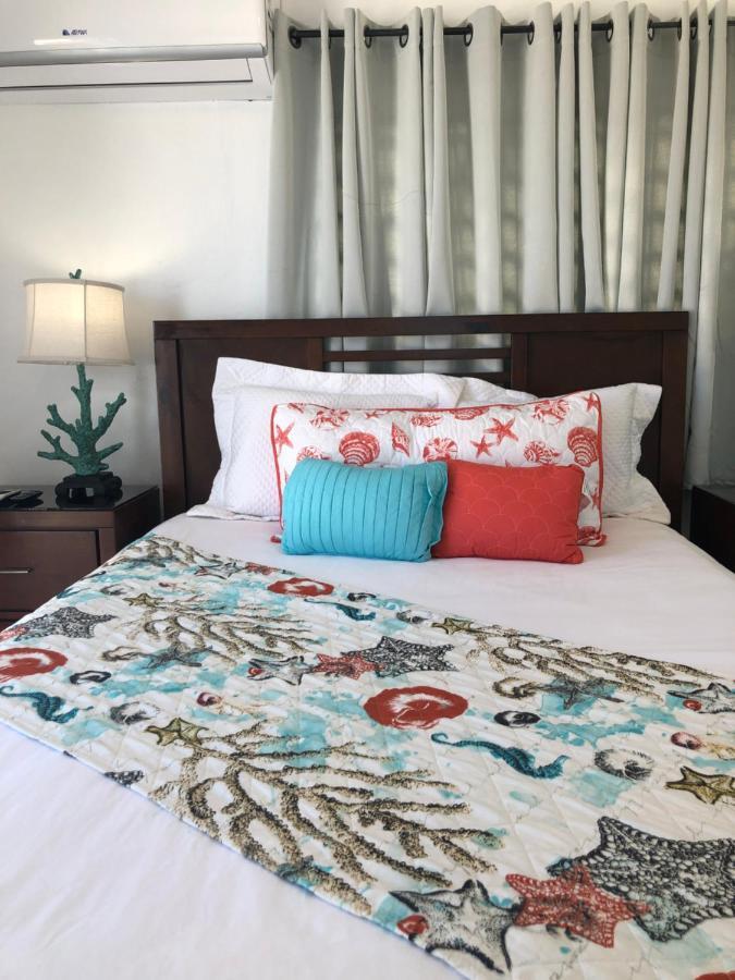 The Beach Guesthouse Pinones 外观 照片