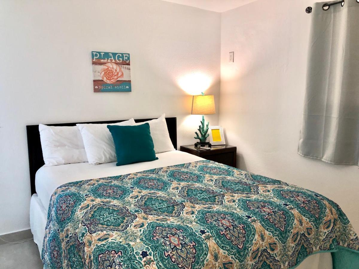 The Beach Guesthouse Pinones 外观 照片